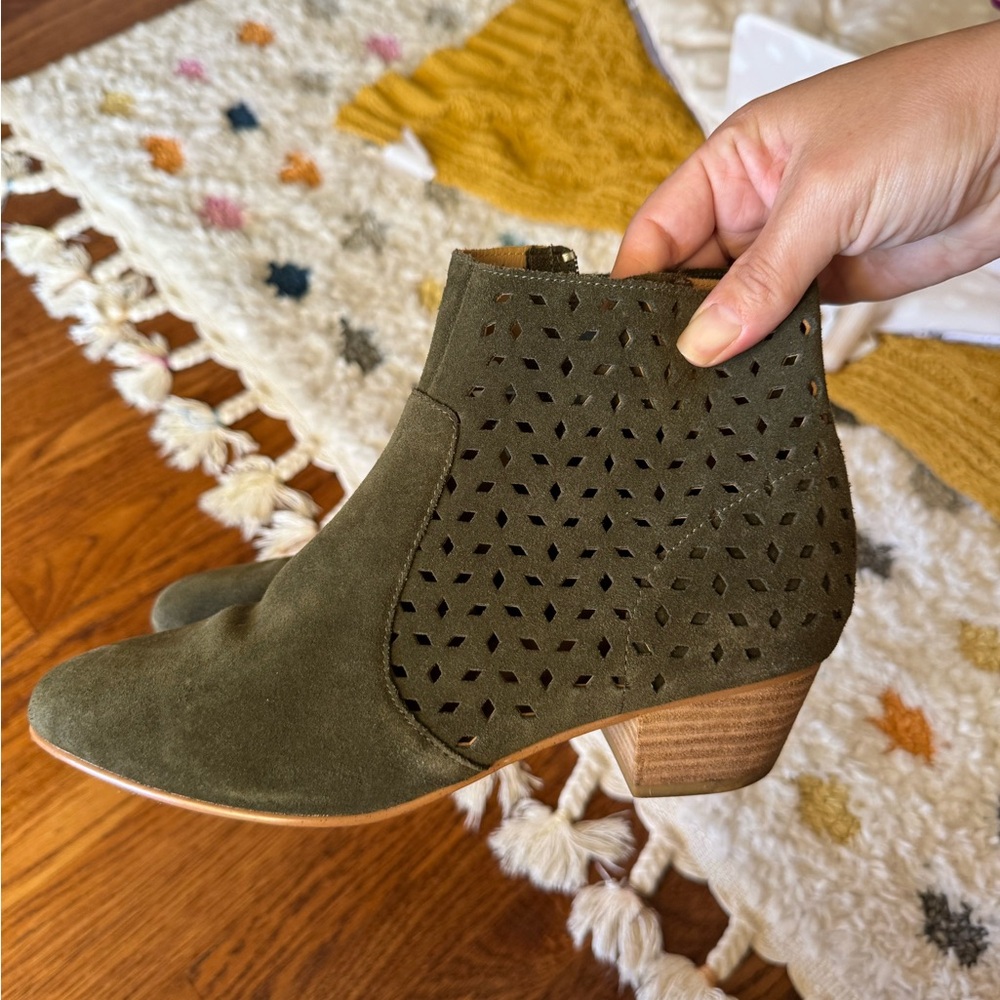Soludos Lola Cutout Ankle Boots, size 8